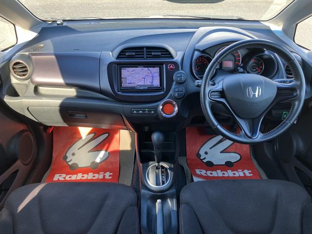 フィット シーズ スマートキー フルセグナビ 14インチAW ETC ドラレコ(SD有り) 専用スマートキー 専用ボディ同色フロントグリル ボディ同色リアガーニッシュ ウインカー付電動格納ドアミラー(4枚目)