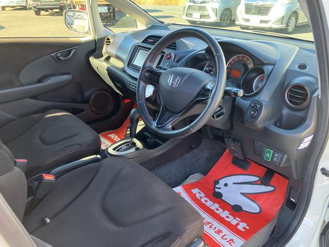 フィット シーズ スマートキー フルセグナビ 14インチAW ETC ドラレコ(SD有り) 専用スマートキー 専用ボディ同色フロントグリル ボディ同色リアガーニッシュ ウインカー付電動格納ドアミラー(20枚目)