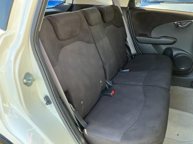 フィット シーズ スマートキー フルセグナビ 14インチAW ETC ドラレコ(SD有り) 専用スマートキー 専用ボディ同色フロントグリル ボディ同色リアガーニッシュ ウインカー付電動格納ドアミラー(27枚目)