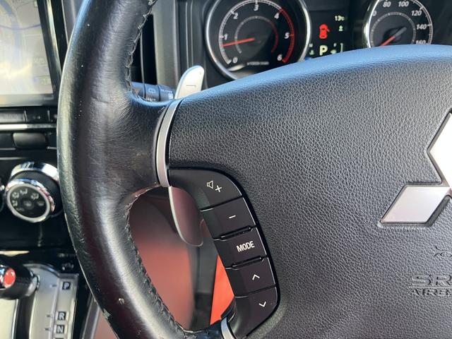 デリカＤ：５ Ｄ　パワーパッケージ　７人乗り　両側パワースライドドア　スマートキー　クラッツィオレザー調シートカバー　ＥＴＣ　１８インチＡＷ　クルーズコントロール　キセノン　オートライト　パドルシフト　前席シートヒーター　ＡＳＣ（15枚目）