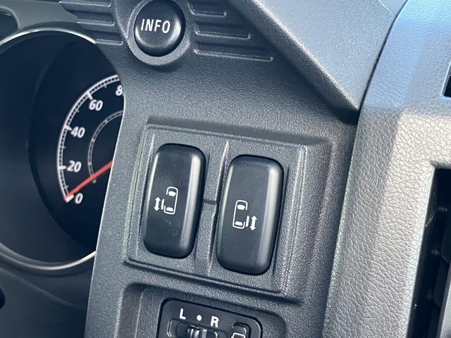 デリカＤ：５ Ｄ　パワーパッケージ　７人乗り　両側パワースライドドア　スマートキー　クラッツィオレザー調シートカバー　ＥＴＣ　１８インチＡＷ　クルーズコントロール　キセノン　オートライト　パドルシフト　前席シートヒーター　ＡＳＣ（20枚目）