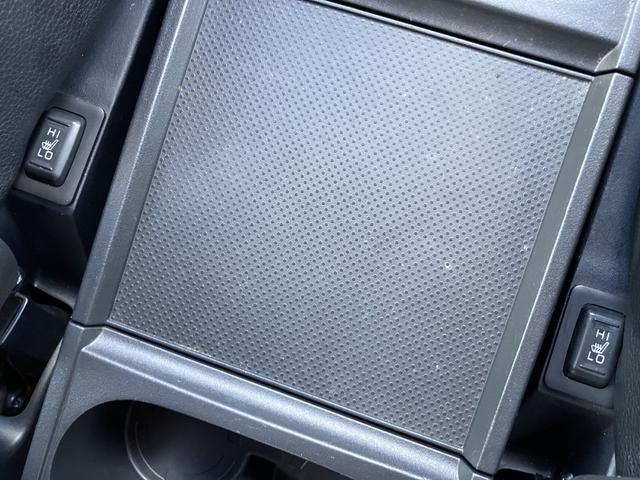 デリカＤ：５ Ｄ　パワーパッケージ　７人乗り　両側パワースライドドア　スマートキー　クラッツィオレザー調シートカバー　ＥＴＣ　１８インチＡＷ　クルーズコントロール　キセノン　オートライト　パドルシフト　前席シートヒーター　ＡＳＣ（28枚目）