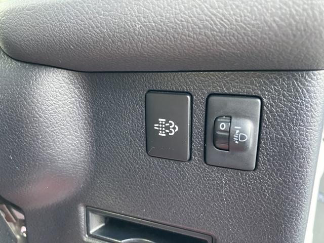 コースター ＬＸ　２５人乗り　オートグライドドア　オートステップ　センタードア（グライドドア・オート）　アクセルインターロック　リアウインドウデフォッガー　ルームラック（トレイタイプ・運転席側）　カーテン（18枚目）