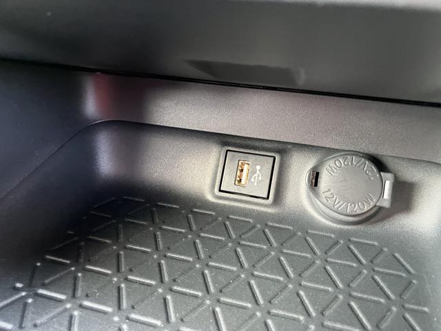 ＲＡＶ４ Ｘ　オプション１８ＡＷ　フルセグＴＶ　バックカメラ　セーフティセンス　ＬＥＤヘッドランプ　前後ドライブレコーダー　ルーフレール（10枚目）