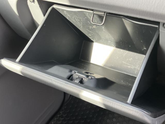 ���X�ł́A���ЂŔ��悵�����I�ԗ����A�����W�����Ă���܂��B���撼�̂̂��߁A���[�Y�i�u���Ȃ��Ԃ𑽐��݌ɂ��Ă���܂��B�@��o������T���ɂ��炵�Ă��������B