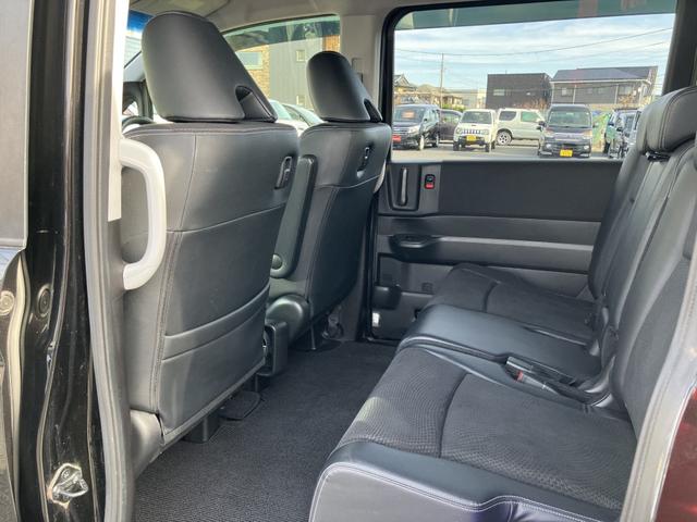 ステップワゴンスパーダ Ｚ　クールスピリット　両側パワースライドドア　ハーフレザーシート　スマートキー　キセノン　オートライト　純正ＡＷ　ビルトインＥＴＣ（22枚目）