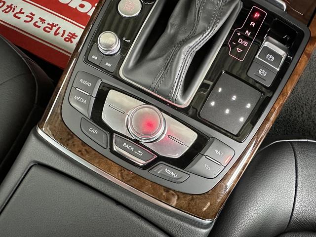 Ａ６ ２．０ＴＦＳＩクワトロ　ワンオーナー　マトリクスＬＥＤヘッドランプ　アシスタンスパッケージ　レザーシート　シートヒーター　パワーシート　純正１８インチアルミ（15枚目）