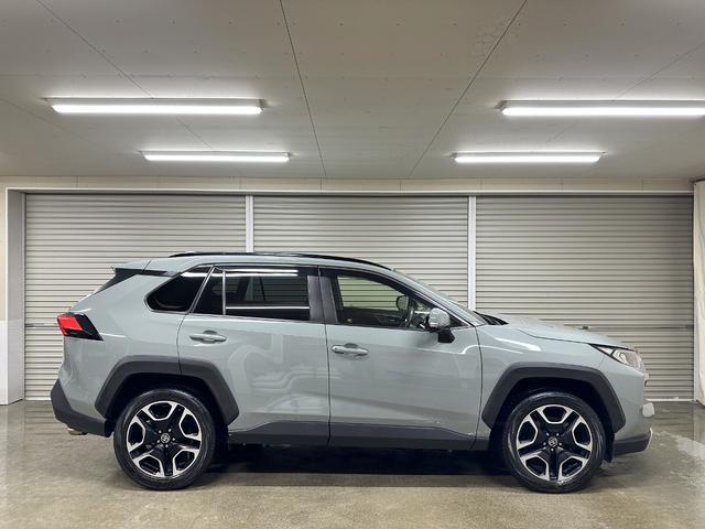 RAV4 アドベンチャー パワーバックドア 9インチフルセグナビ バックカメラ セーフティセンス レーダークルーズコントロール ドライブレコーダー エンジンスターター 純正19インチアルミ LEDヘッドランプ(27枚目)
