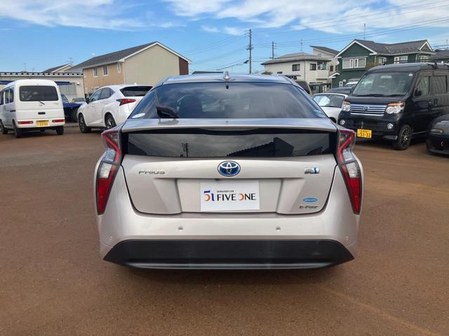 プリウス Ａ　Ｅ－Ｆｏｕｒ　セーフティセンス　寒冷地　ブラインドスポットモニター　ヘッドアップディスプレイ　自動防眩インナーミラー　ＳＤナビ　バックガイドモニター　パーキングアシスト　ＥＴＣ　ドラレコ　１５ＡＷ（29枚目）