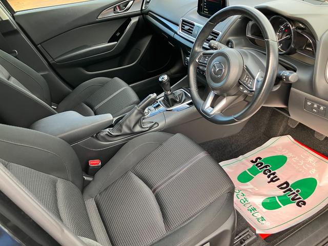 自社認証整備工場・鈑金工場　併設！　納車整備からアフターフォローまでお任せください。　車検や定期点検、オイル交換はもちろん、ナビやドラレコ、バックカメラ、ＥＴＣ等の取り付けも当店にお任せください。