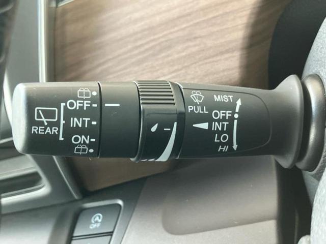 フリード Gホンダセンシング 新品タイヤ/保証書/純正 SDナビ/衝突安全装置/両側電動スライドドア/シートヒーター 前席/車線逸脱防止支援システム/ドライブレコーダー 社外/ヘッドランプ LED/USBジャック バックカメラ(18枚目)