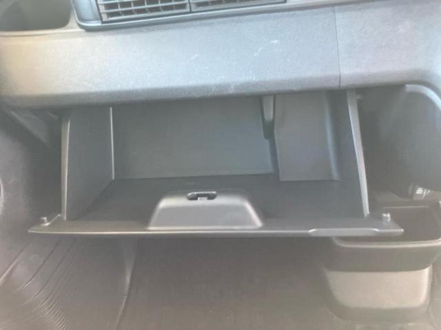 ＷＥＣＡＲＳでは各商談席に大型モニターをご用意しております！見やすい大画面でゆったりと全国の在庫をご覧いただけます！是非ご来店お待ちしております！