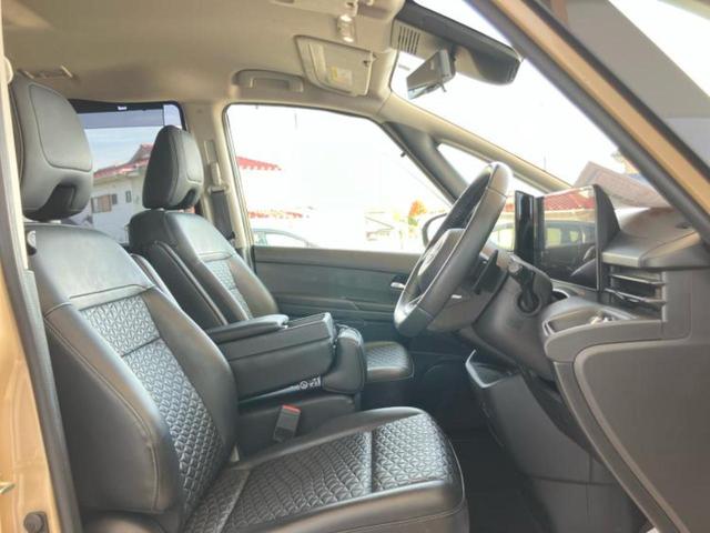 セレナ ＸＶ　保証書／ディスプレイオーディオ＋ナビ／インテリジェントルームミラー／衝突安全装置／両側電動スライドドア／アラウンドビューモニター／車線逸脱防止支援システム／シート　合皮／プロパイロット　全周囲カメラ（4枚目）