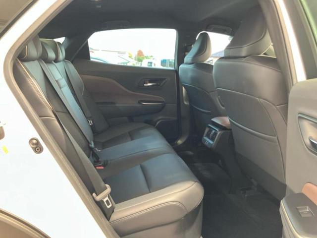 クラウンクロスオーバー 4WD Gアドバンスドレザーパッケージ 新品タイヤ/保証書/ディスプレイオーディオ+ナビ/衝突安全装置/シートヒーター/全方位モニター/車線逸脱防止支援システム/シート 合皮/ヘッドランプ LED/Bluetooth接続 全周囲カメラ(5枚目)