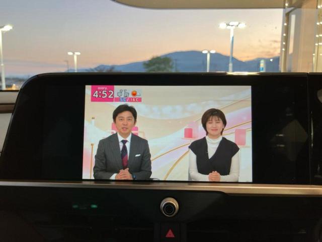 クラウンクロスオーバー 4WD Gアドバンスドレザーパッケージ 新品タイヤ/保証書/ディスプレイオーディオ+ナビ/衝突安全装置/シートヒーター/全方位モニター/車線逸脱防止支援システム/シート 合皮/ヘッドランプ LED/Bluetooth接続 全周囲カメラ(13枚目)