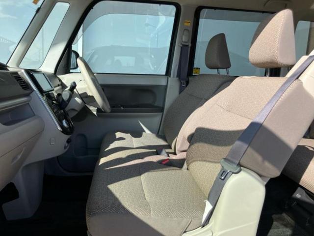 ＷＥＣＡＲＳでは各商談席に大型モニターをご用意しております！見やすい大画面でゆったりと全国の在庫をご覧いただけます！是非ご来店お待ちしております！