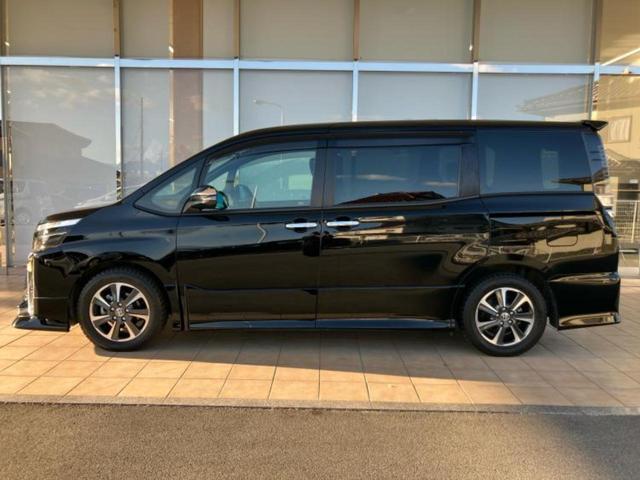 ヴォクシー ＺＳキラメキ２　新品タイヤ／エアロ／保証書／社外　１０インチ　ＳＤナビ／フリップダウンモニター　社外　１２．８インチ／衝突安全装置／両側電動スライドドア／車線逸脱防止支援システム／ドライブレコーダー　純正　フルエアロ（2枚目）