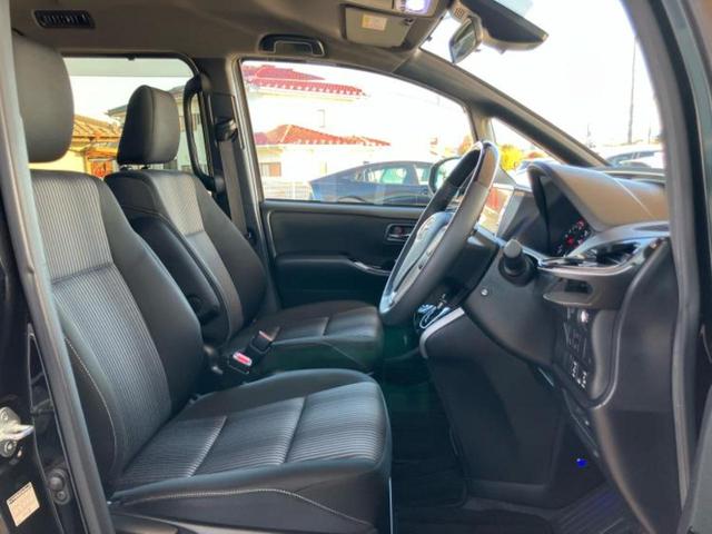 ヴォクシー ＺＳキラメキ２　新品タイヤ／エアロ／保証書／社外　１０インチ　ＳＤナビ／フリップダウンモニター　社外　１２．８インチ／衝突安全装置／両側電動スライドドア／車線逸脱防止支援システム／ドライブレコーダー　純正　フルエアロ（4枚目）