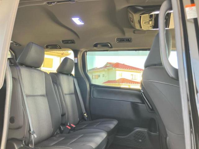 ヴォクシー ＺＳキラメキ２　新品タイヤ／エアロ／保証書／社外　１０インチ　ＳＤナビ／フリップダウンモニター　社外　１２．８インチ／衝突安全装置／両側電動スライドドア／車線逸脱防止支援システム／ドライブレコーダー　純正　フルエアロ（5枚目）