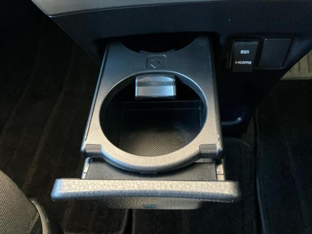 ヴォクシー ＺＳキラメキ２　新品タイヤ／エアロ／保証書／社外　１０インチ　ＳＤナビ／フリップダウンモニター　社外　１２．８インチ／衝突安全装置／両側電動スライドドア／車線逸脱防止支援システム／ドライブレコーダー　純正　フルエアロ（39枚目）