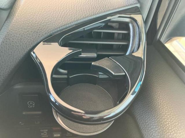 ヴォクシー ＺＳキラメキ２　新品タイヤ／エアロ／保証書／社外　１０インチ　ＳＤナビ／フリップダウンモニター　社外　１２．８インチ／衝突安全装置／両側電動スライドドア／車線逸脱防止支援システム／ドライブレコーダー　純正　フルエアロ（41枚目）