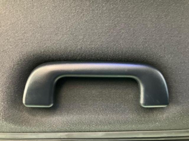 ヴォクシー ＺＳキラメキ２　新品タイヤ／エアロ／保証書／社外　１０インチ　ＳＤナビ／フリップダウンモニター　社外　１２．８インチ／衝突安全装置／両側電動スライドドア／車線逸脱防止支援システム／ドライブレコーダー　純正　フルエアロ（52枚目）