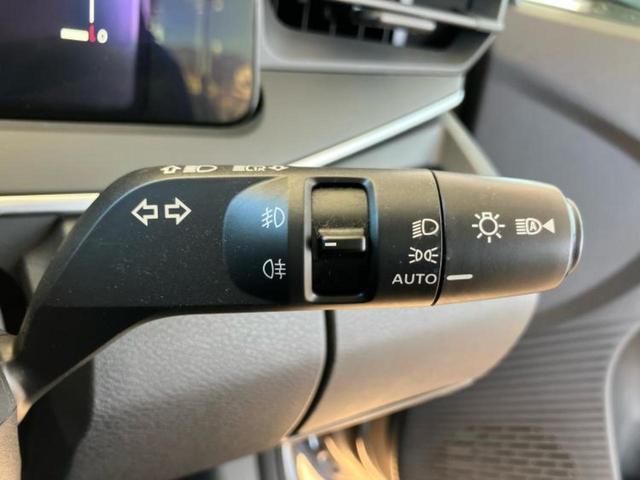 ノート X 新品タイヤ/保証書/純正 SDナビ/インテリジェントルームミラー/衝突安全装置/シートヒーター 前席/アラウンドビューモニター/車線逸脱防止支援システム/ヘッドランプ LED/USBジャック 禁煙車(17枚目)