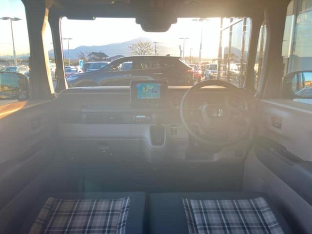 Ｎ－ＢＯＸジョイ ヒョウジュン２トーン　保証書／純正　８インチ　ナビ／ホンダセンシング／電動スライドドア／シートヒーター　前席／車線逸脱防止支援システム／登録済未使用車／ヘッドランプ　ＬＥＤ／Ｂｌｕｅｔｏｏｔｈ接続／ＥＢＤ付ＡＢＳ　禁煙車（6枚目）