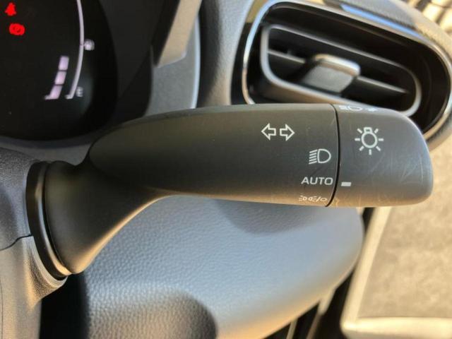 ヤリスクロス ハイブリッドZ 保証書/ディスプレイオーディオ+ナビ/衝突安全装置/シートヒーター/パノラミックビューモニター/車線逸脱防止支援システム/シート ハーフレザー/パーキングアシスト 自動操舵/電動バックドア 禁煙車(16枚目)