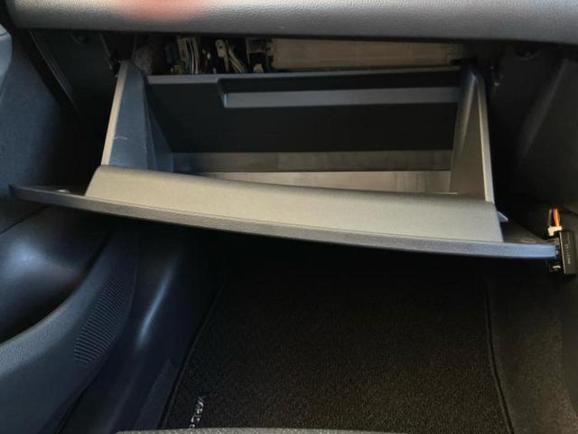 ヤリスクロス ハイブリッドZ 保証書/ディスプレイオーディオ+ナビ/衝突安全装置/シートヒーター/パノラミックビューモニター/車線逸脱防止支援システム/シート ハーフレザー/パーキングアシスト 自動操舵/電動バックドア 禁煙車(25枚目)