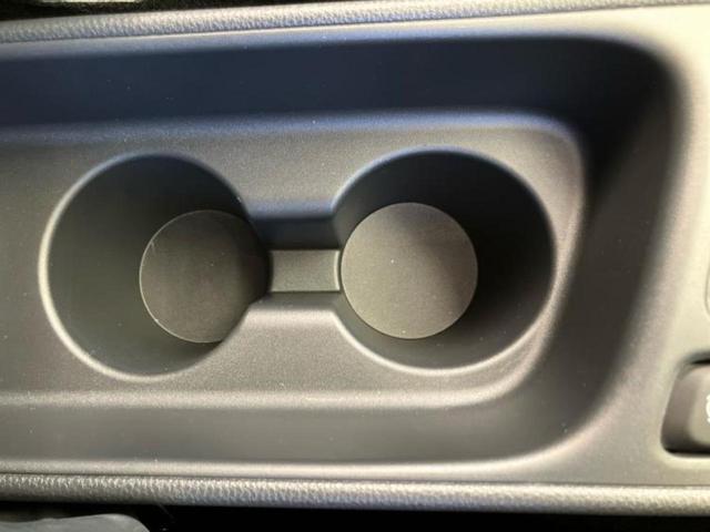 ヤリスクロス ハイブリッドZ 保証書/ディスプレイオーディオ+ナビ/衝突安全装置/シートヒーター/パノラミックビューモニター/車線逸脱防止支援システム/シート ハーフレザー/パーキングアシスト 自動操舵/電動バックドア 禁煙車(26枚目)