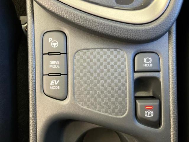 ヤリスクロス ハイブリッドZ 保証書/ディスプレイオーディオ+ナビ/衝突安全装置/シートヒーター/パノラミックビューモニター/車線逸脱防止支援システム/シート ハーフレザー/パーキングアシスト 自動操舵/電動バックドア 禁煙車(34枚目)