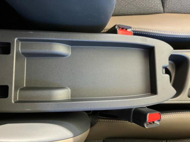 ヤリスクロス ハイブリッドZ 保証書/ディスプレイオーディオ+ナビ/衝突安全装置/シートヒーター/パノラミックビューモニター/車線逸脱防止支援システム/シート ハーフレザー/パーキングアシスト 自動操舵/電動バックドア 禁煙車(37枚目)