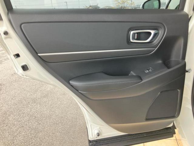 ヴェゼル ｅＨＥＶ　Ｚ　保証書／純正　９インチ　ナビ／ホンダセンシング／シートヒーター　前席／車線逸脱防止支援システム／電動バックドア／登録済未使用車／ヘッドランプ　ＬＥＤ／Ｂｌｕｅｔｏｏｔｈ接続／ＥＢＤ付ＡＢＳ　禁煙車（23枚目）