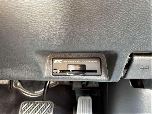 スカイライン ２．０　２００ＧＴ－ｔ　タイプＰ　純正ナビ　アラウンドビュー（12枚目）