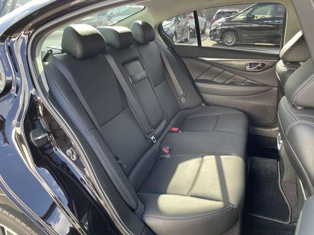 スカイライン ２．０　２００ＧＴ－ｔ　タイプＰ　純正ナビ　アラウンドビュー（17枚目）