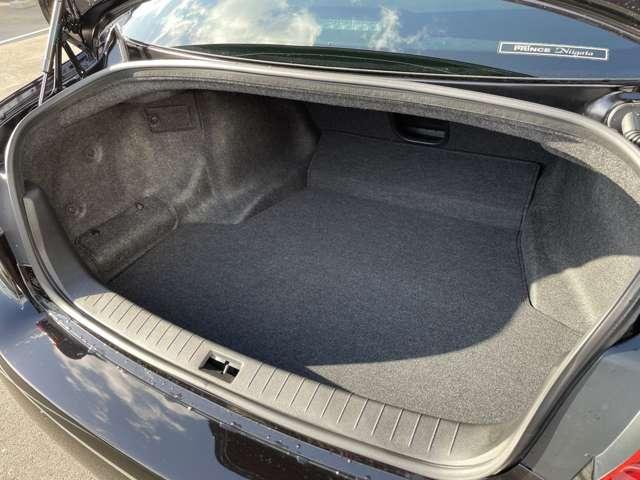 スカイライン ２．０　２００ＧＴ－ｔ　タイプＰ　純正ナビ　アラウンドビュー（18枚目）