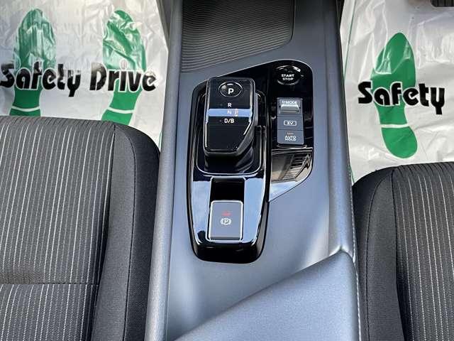 ノート １．２　Ｘ　純正ナビ　アラウンドビュー　ドラレコ（8枚目）