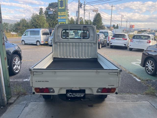 ミニキャブトラック VX-SE 4WD・エアコン・パワステ・5速マニュアル(5枚目)