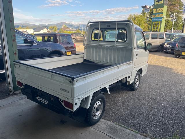 サンバートラック TB 4WD・5速マニュアル・エアコン・運転席エアバック☆(6枚目)