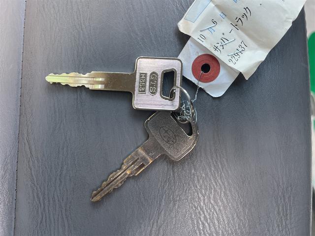 サンバートラック TB 4WD・5速マニュアル・エアコン・運転席エアバック☆(13枚目)