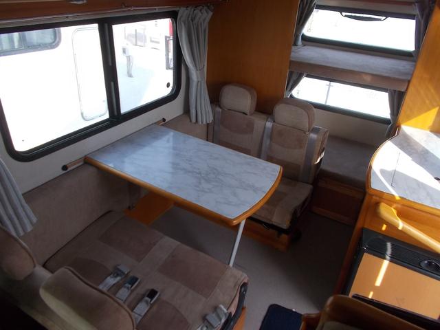 ボンゴトラック 　アミティー　２段ベット　ＦＦヒーター　ソーラーパネル　１５００Ｗインバーター　６人就寝　ＴＶ　外装同色再塗装済み（13枚目）