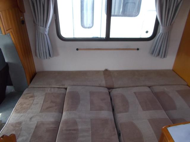 ボンゴトラック 　アミティー　２段ベット　ＦＦヒーター　ソーラーパネル　１５００Ｗインバーター　６人就寝　ＴＶ　外装同色再塗装済み（15枚目）