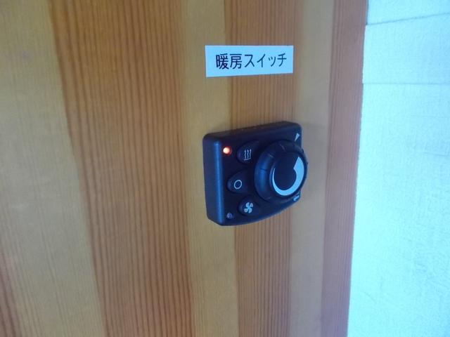 ボンゴトラック 　アミティー　２段ベット　ＦＦヒーター　ソーラーパネル　１５００Ｗインバーター　６人就寝　ＴＶ　外装同色再塗装済み（22枚目）