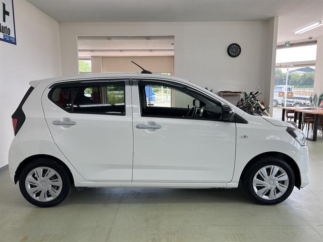 ミライース Ｘ　ＳＡＩＩＩ　社外ＳＳＤナビ　Ｂｌｕｅｔｏｏｔｈ　リアパーキングセンサー　衝突軽減ブレーキ　横滑り防止　オートハイビーム　ＥＴＣ　アイドリングストップ　Ｂカメラ　純正フロアマット　純正ドアバイザー　スマートアシスト（4枚目）