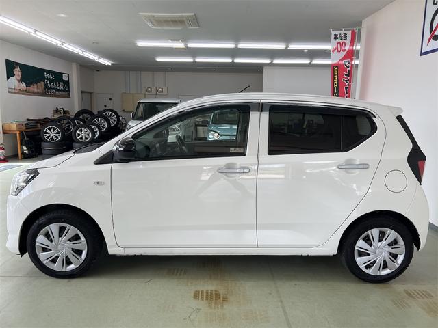 ミライース Ｘ　ＳＡＩＩＩ　社外ＳＳＤナビ　Ｂｌｕｅｔｏｏｔｈ　リアパーキングセンサー　衝突軽減ブレーキ　横滑り防止　オートハイビーム　ＥＴＣ　アイドリングストップ　Ｂカメラ　純正フロアマット　純正ドアバイザー　スマートアシスト（5枚目）