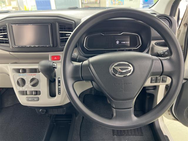 ミライース Ｘ　ＳＡＩＩＩ　社外ＳＳＤナビ　Ｂｌｕｅｔｏｏｔｈ　リアパーキングセンサー　衝突軽減ブレーキ　横滑り防止　オートハイビーム　ＥＴＣ　アイドリングストップ　Ｂカメラ　純正フロアマット　純正ドアバイザー　スマートアシスト（16枚目）