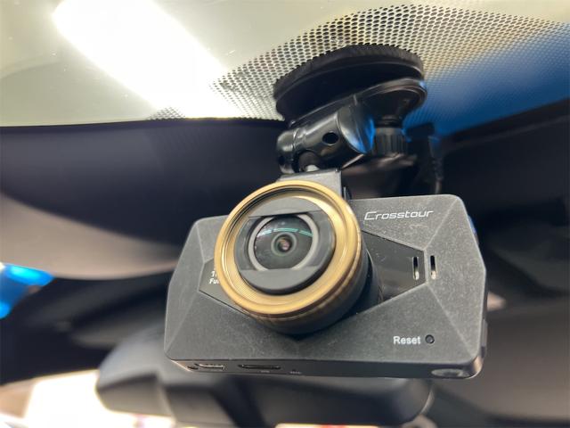 ハリアー プレミアム　社外メモリーナビ　ＣＤ　ＤＶＤ　Ｂｌｕｅｔｏｏｔｈ　Ｗｉｆｉ　ワンＴＶ　デュアルエアコン　Ｄ席パワーシート　サンルーフ　オートマチックハイビーム　クルコン　前方ドラレコ　パワーバックドア　バックカメラ（42枚目）