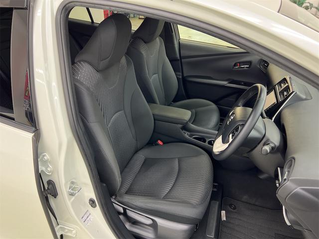 プリウス Ｓ　純正ＳＤナビ　ＣＤ　Ｂｌｕｅｔｏｏｔｈ　フルセグＴＶ　オールオートＰＷ　ビルトインＥＴＣ　純正トノカバー　ＬＥＤヘッドライト　ＬＥＤフォグランプ　ステアリングスイッチ　ＥＶモード　ＤＲＩＶＥモード（13枚目）