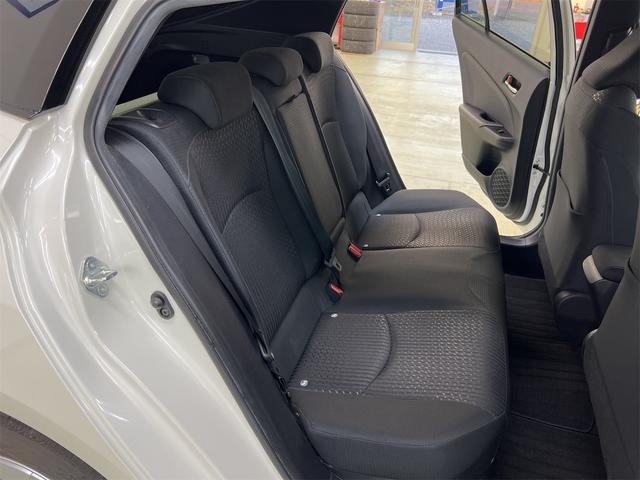 プリウス Ｓ　純正ＳＤナビ　ＣＤ　Ｂｌｕｅｔｏｏｔｈ　フルセグＴＶ　オールオートＰＷ　ビルトインＥＴＣ　純正トノカバー　ＬＥＤヘッドライト　ＬＥＤフォグランプ　ステアリングスイッチ　ＥＶモード　ＤＲＩＶＥモード（14枚目）